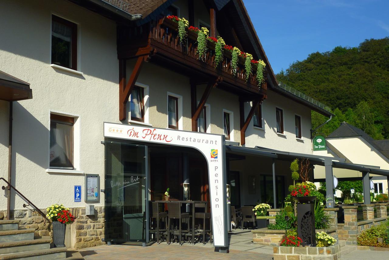 Restaurant - Pension Im Pfenn Irrhausen Bagian luar foto